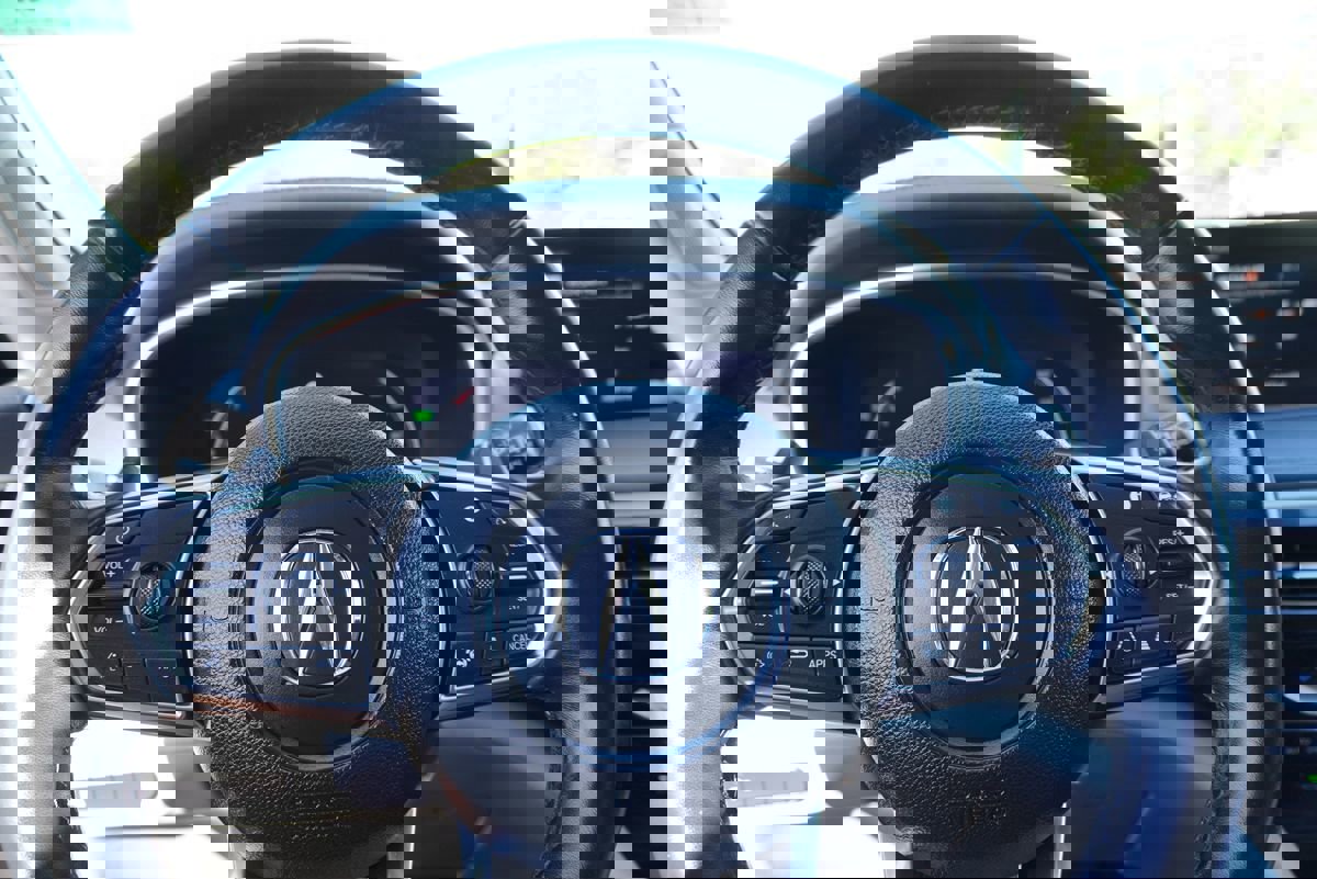 Used 2022 Acura MDX FWD w/ Technology Package image 32