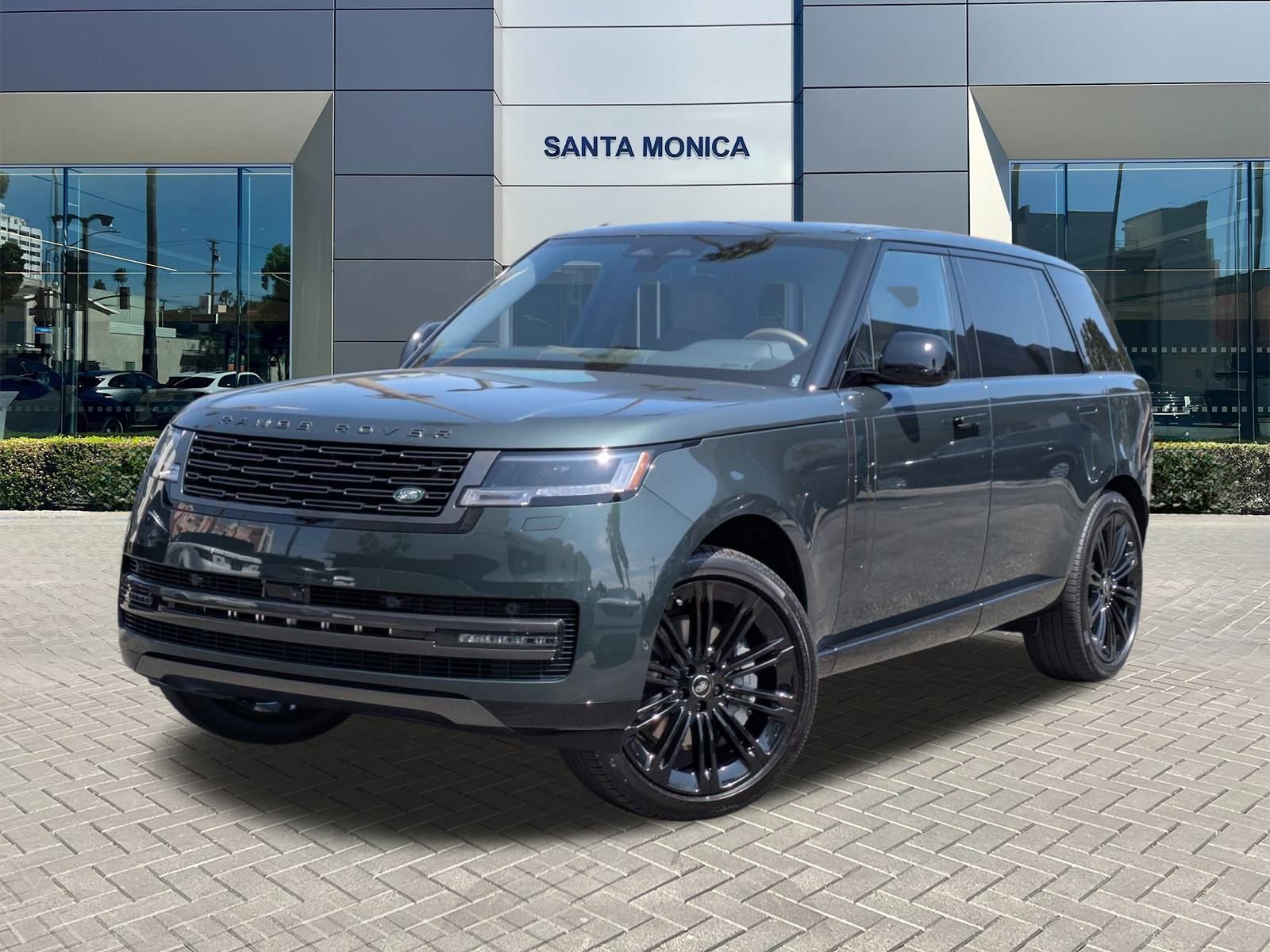New 2025 Land Rover Range Rover Long Wheelbase SE