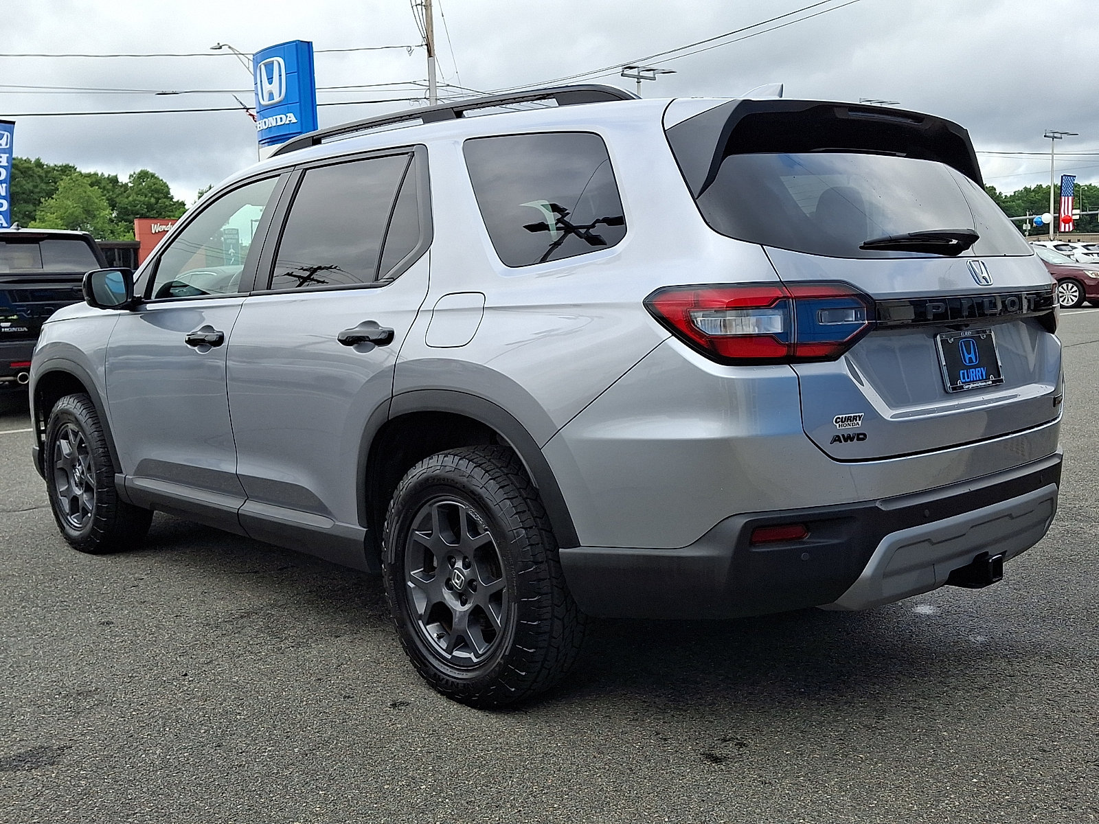 Used 2025 Honda Pilot TrailSport image 6
