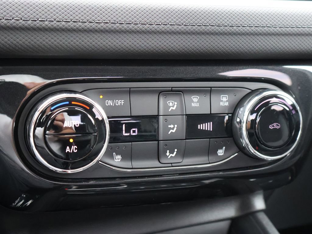 Used 2024 Chevrolet TrailBlazer LT w/ Convenience Package FWD image 38