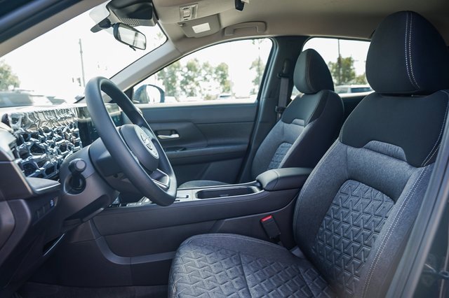 New 2026 Nissan Kicks SV image 18