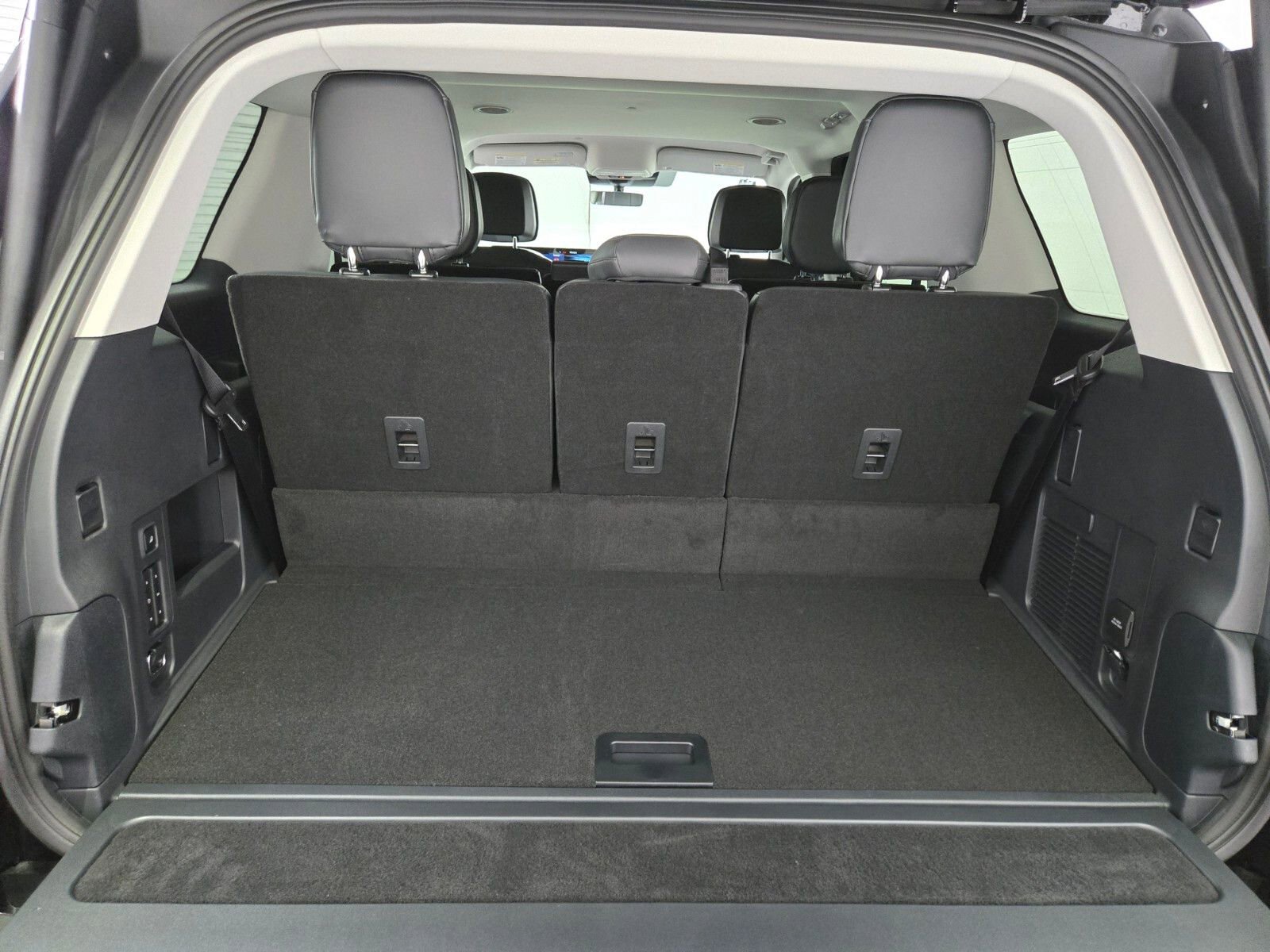 New 2026 Lincoln Navigator Premiere image 17