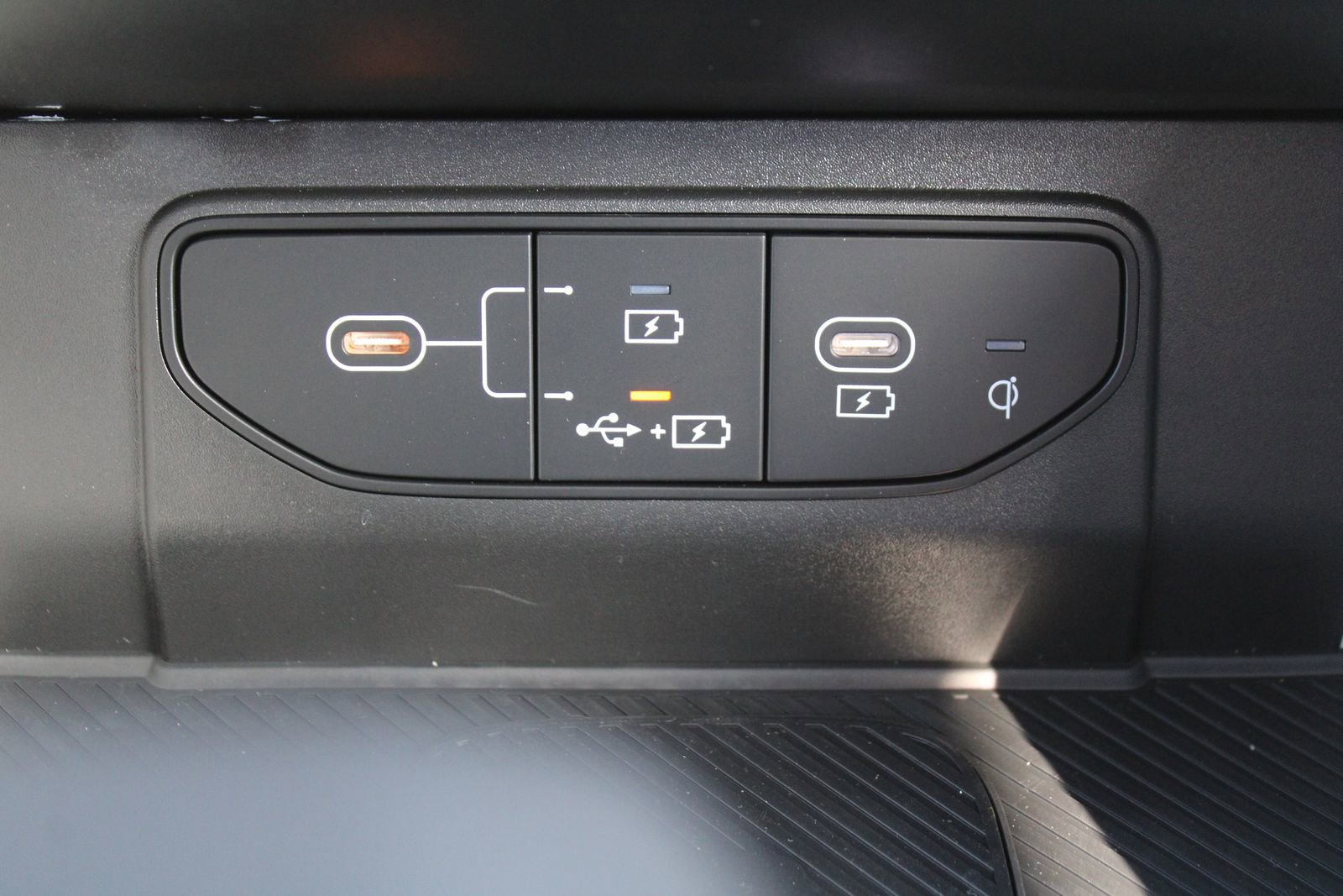 New 2026 Kia Sportage EX image 38