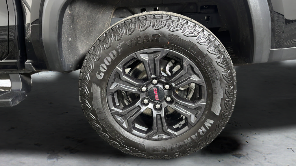 Used 2024 GMC Canyon Elevation w/ Elevation Premium Package AWD/4WD image 46