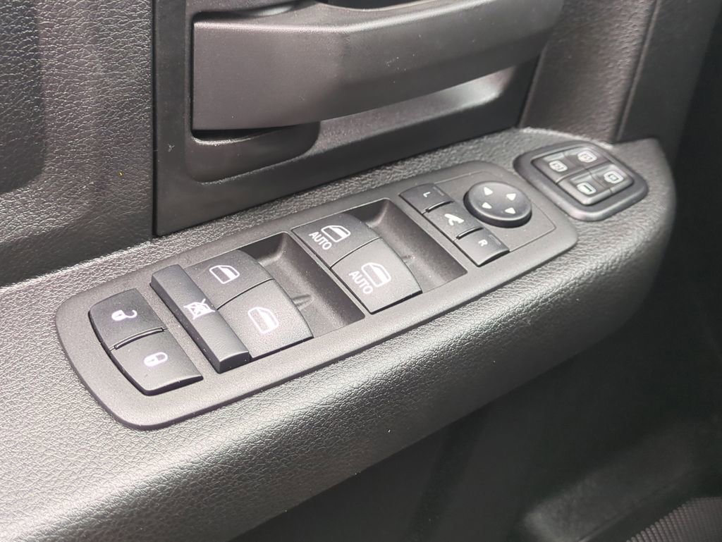 Used 2024 RAM 3500 Tradesman w/ Chrome Appearance Group image 26