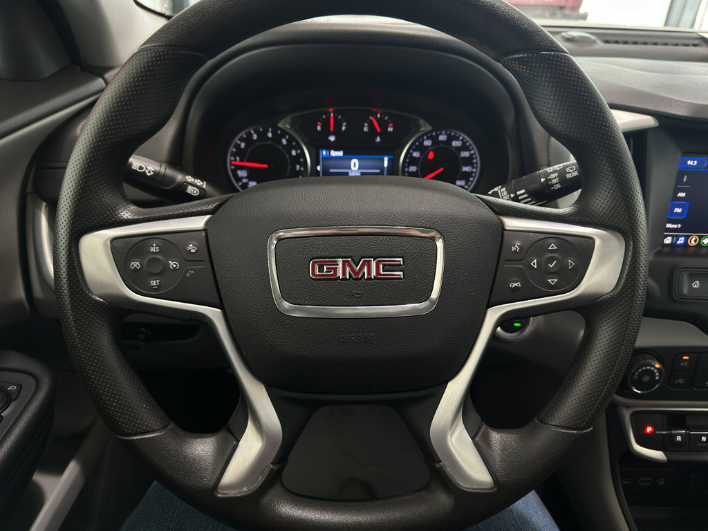 Used 2024 GMC Terrain SLE image 9