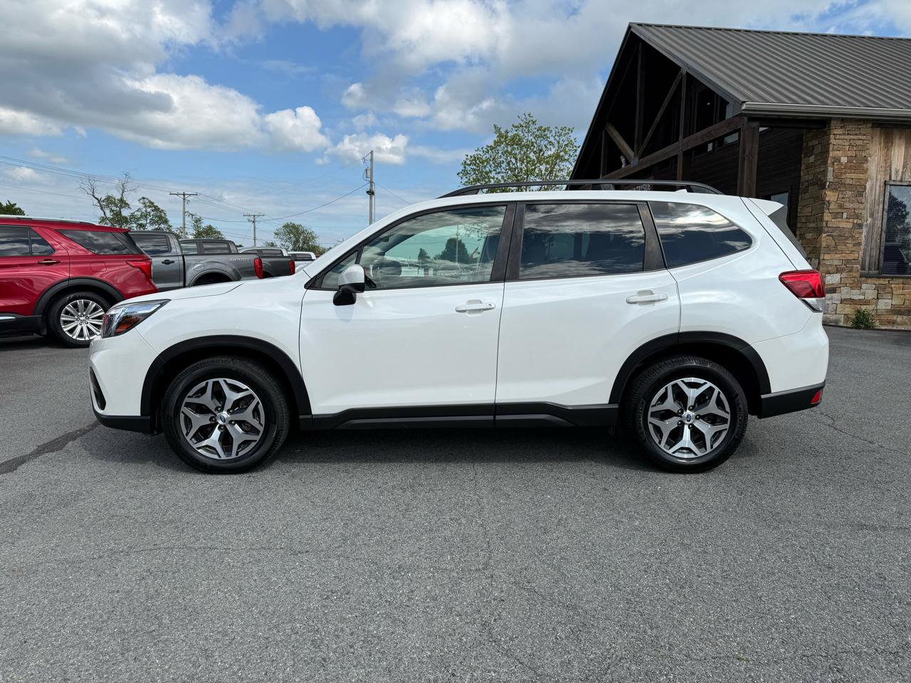Used 2020 Subaru Forester Premium AWD/4WD image 3