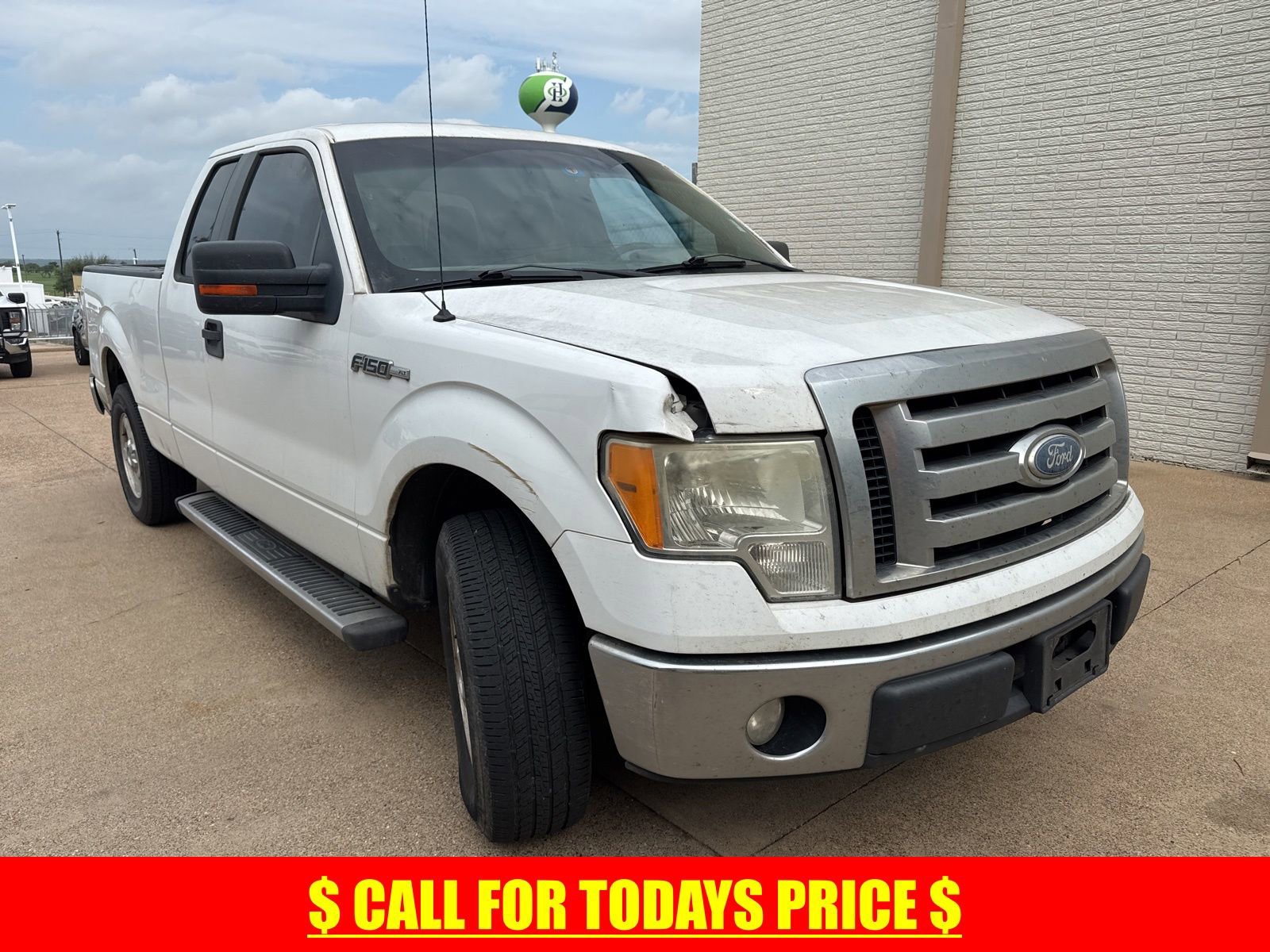 Used 2010 Ford F150 2WD SuperCab image 1