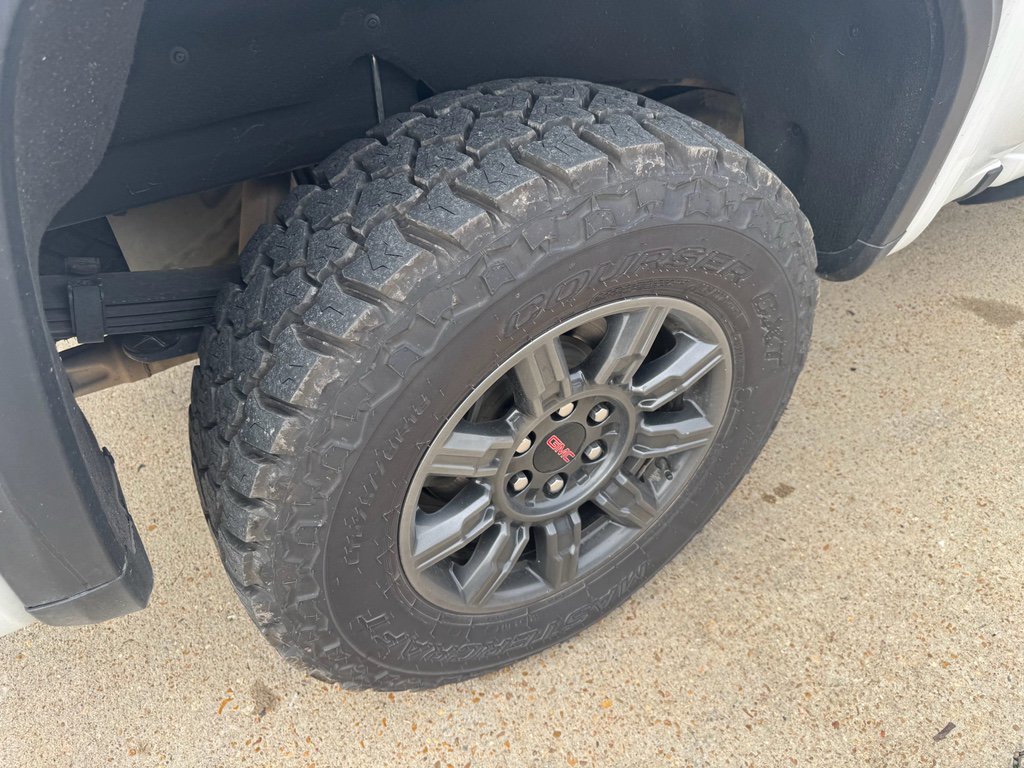Used 2024 GMC Sierra 1500 AT4X image 11