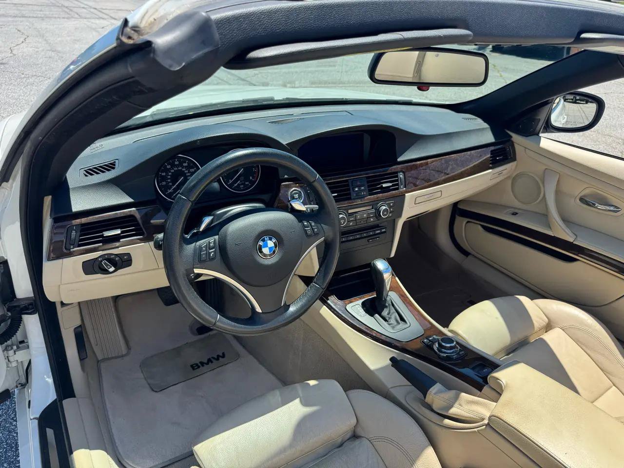 Used 2010 BMW 335i Convertible RWD image 17