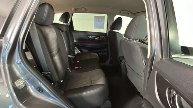 Used 2020 Nissan Rogue S FWD image 28