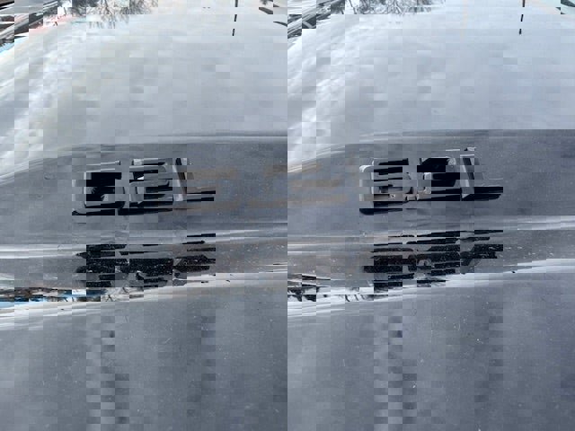 Used 2022 Chevrolet Silverado 1500 High Country w/ Technology Package image 11