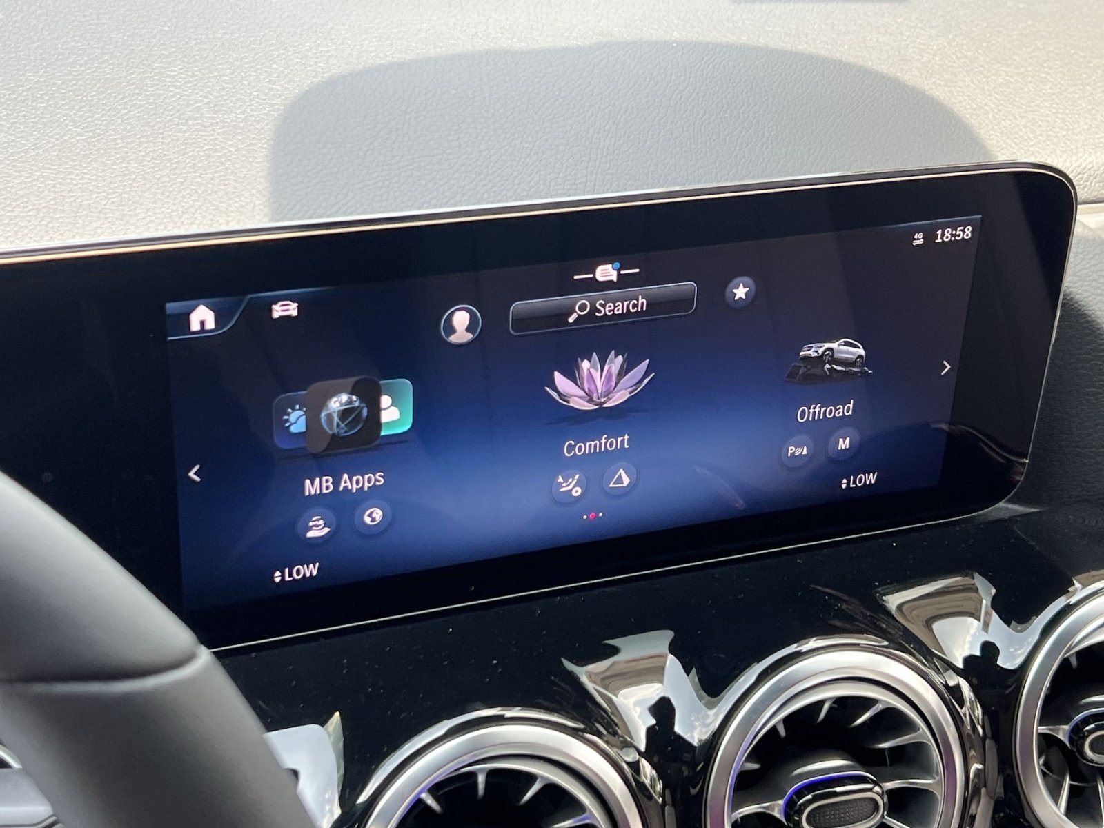 New 2026 Mercedes-Benz GLA 250 4MATIC image 25