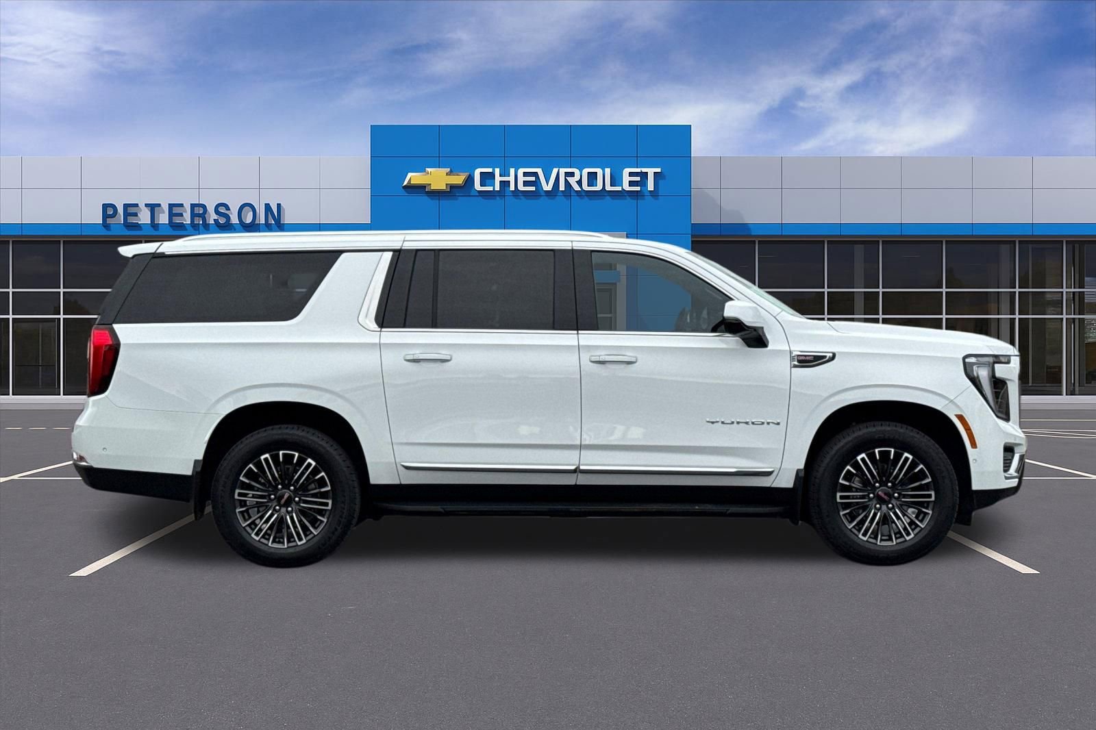 Certified 2025 GMC Yukon XL Elevation image 3