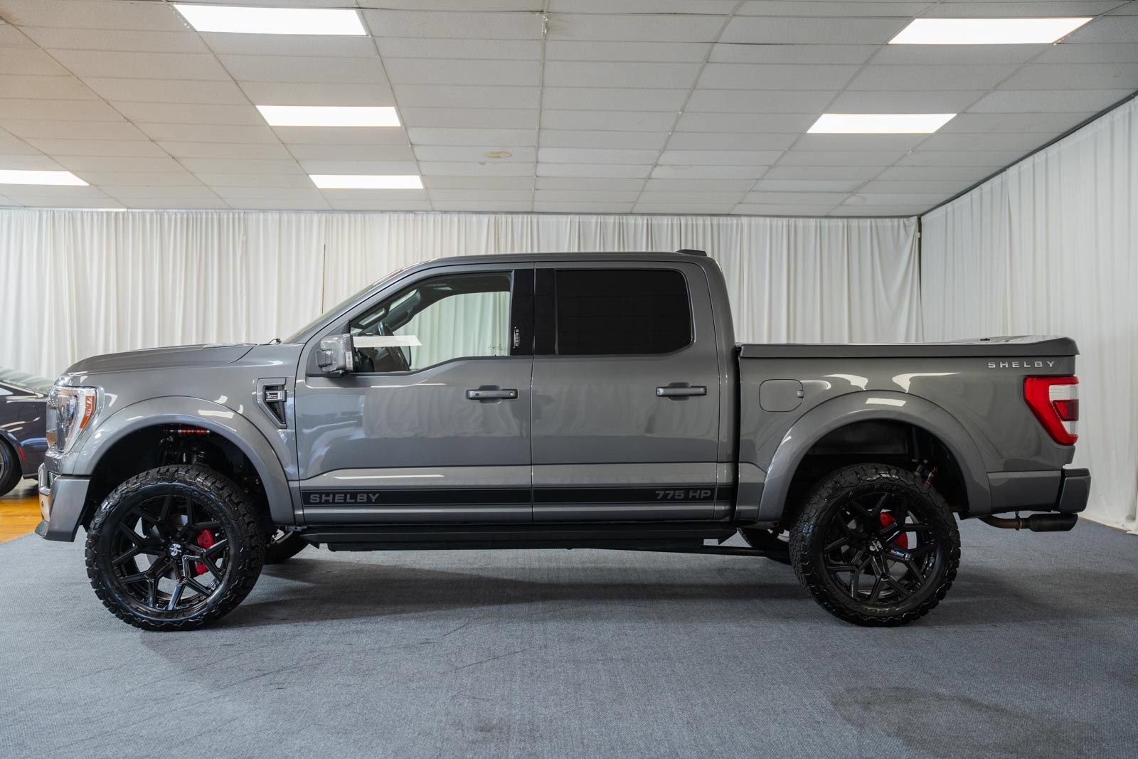 Used 2023 Ford F150 Lariat w/ Equipment Group 502A High AWD/4WD image 4