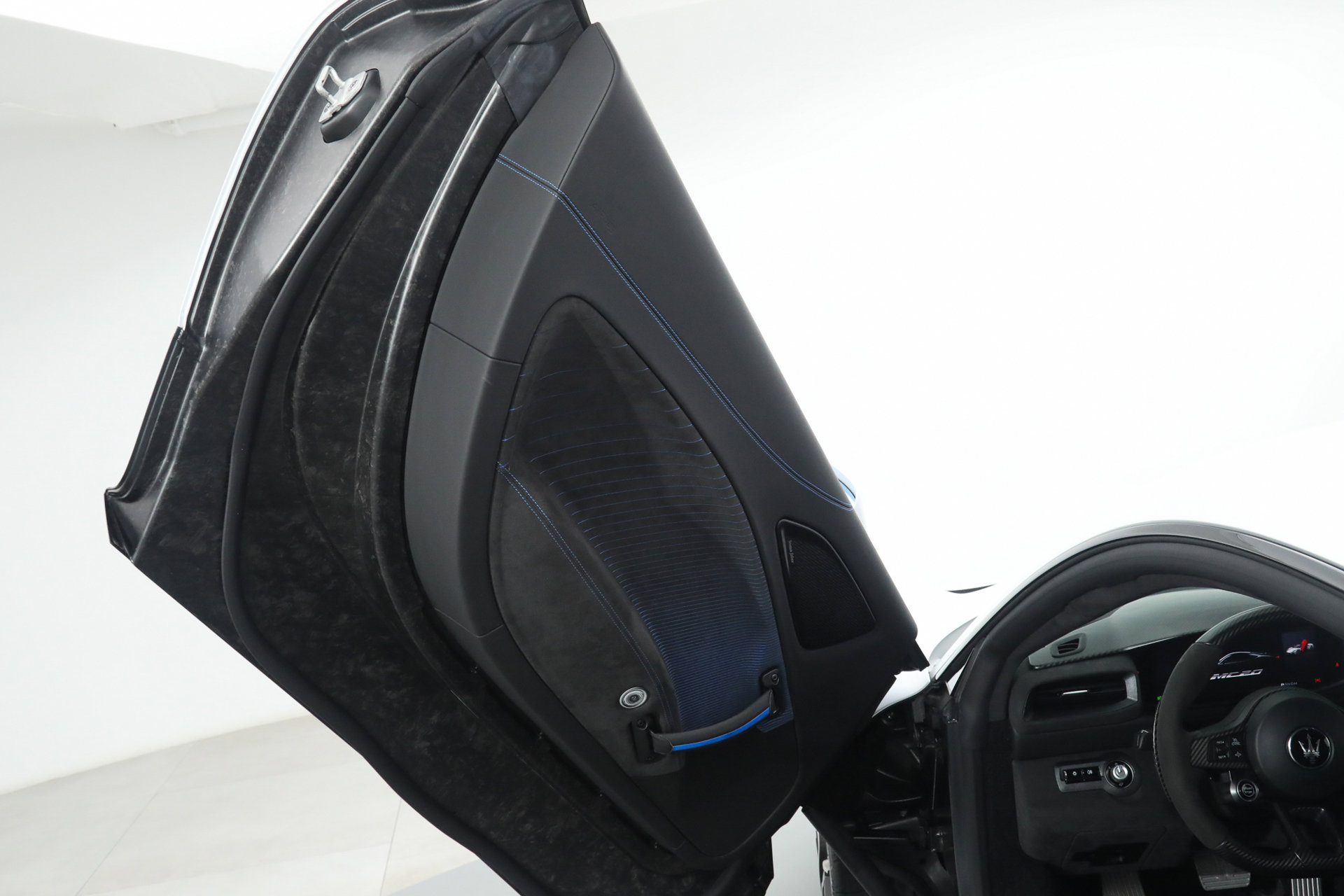 Certified 2022 Maserati MC20 Coupe image 23