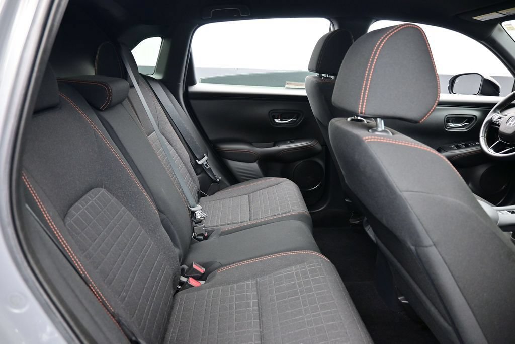 Used 2025 Honda HR-V Sport image 32