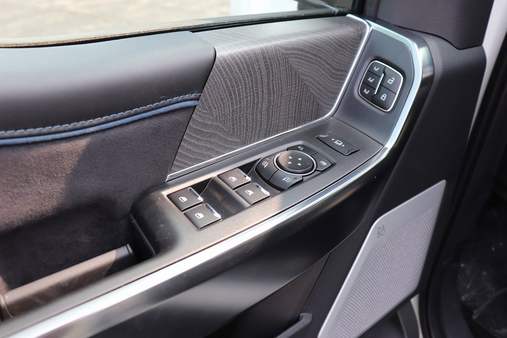 New 2025 Ford F250 Platinum image 32