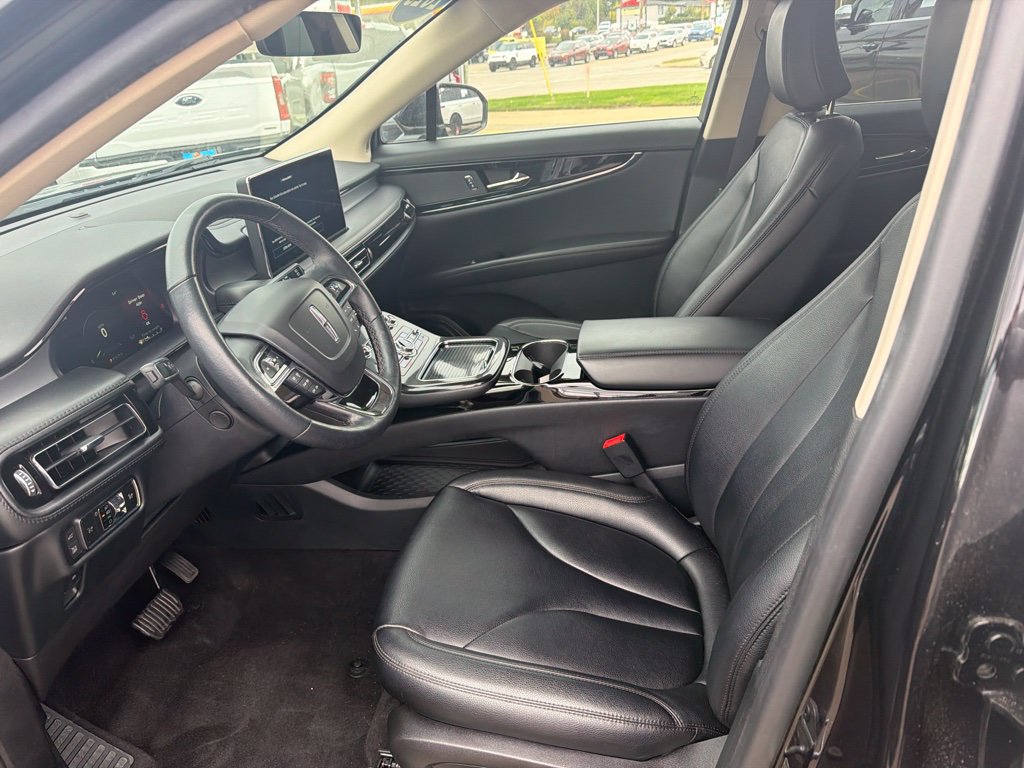 Used 2023 Lincoln Nautilus AWD w/ Premium Package image 10
