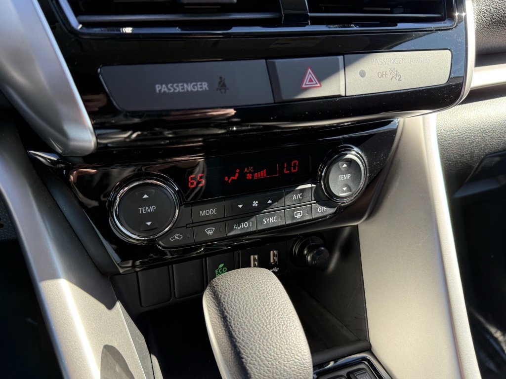 Used 2024 Mitsubishi Eclipse Cross SE image 33