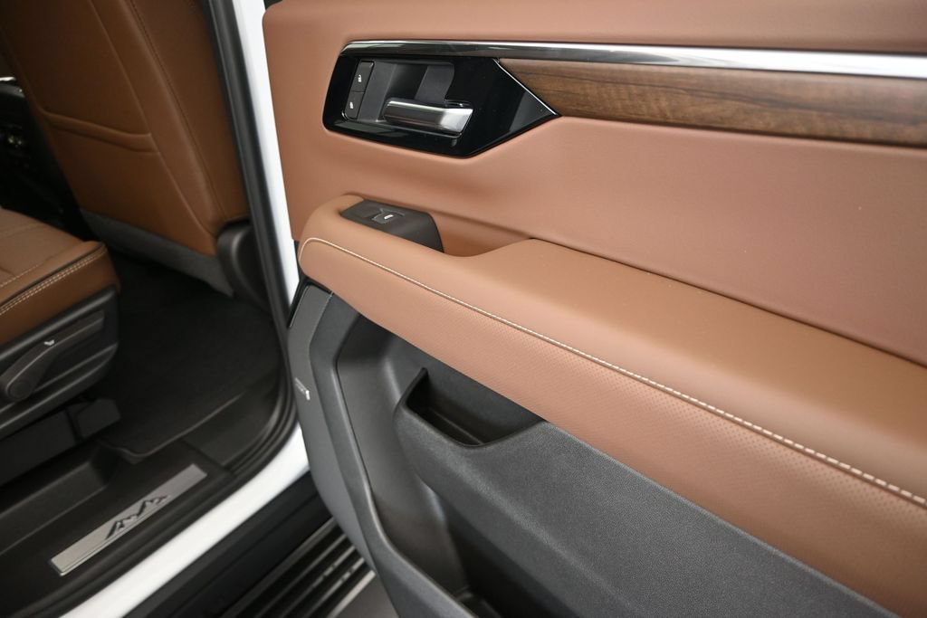 New 2026 Chevrolet Tahoe High Country AWD/4WD image 22