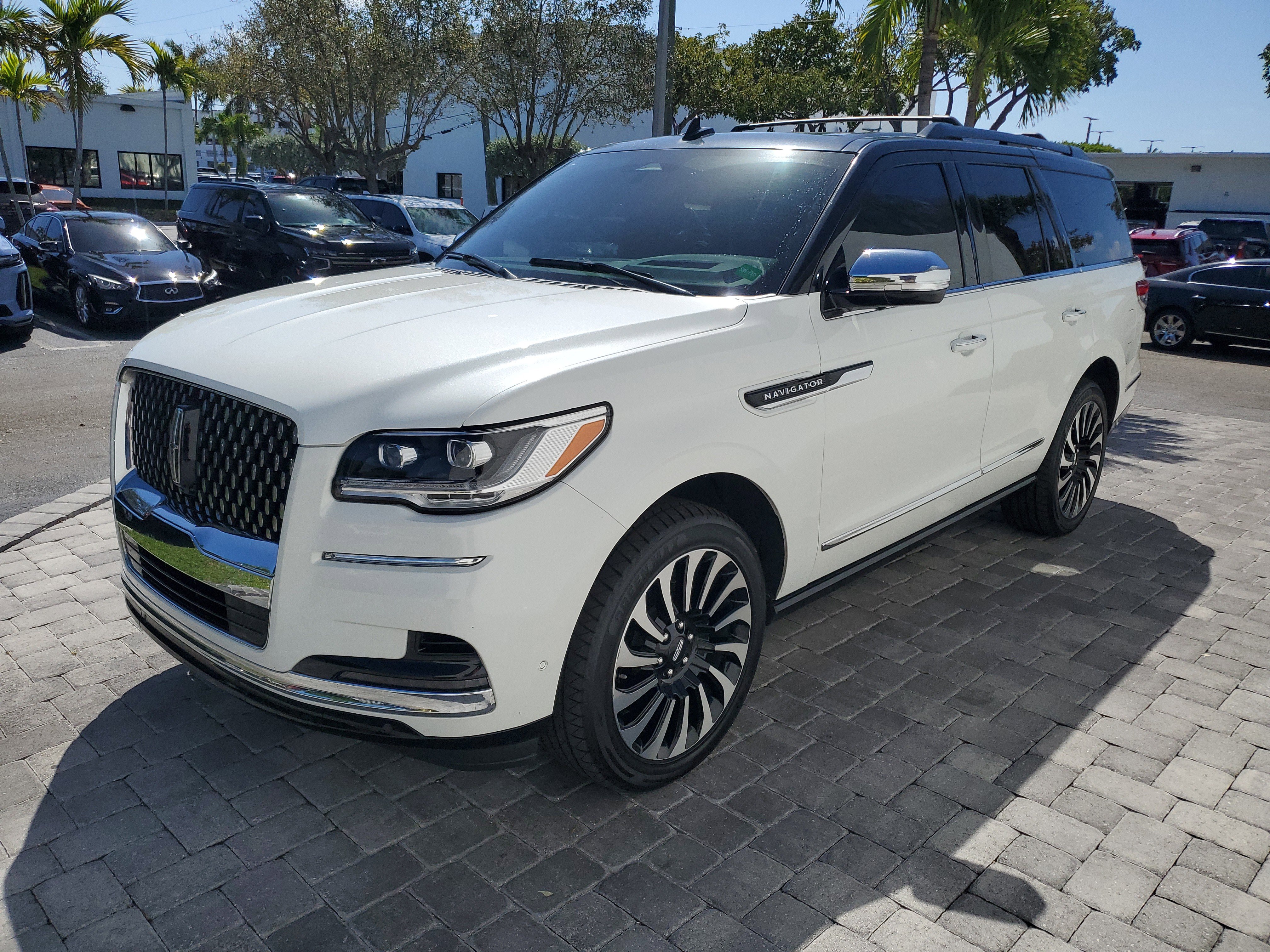 Used 2023 Lincoln Navigator Black Label image 3