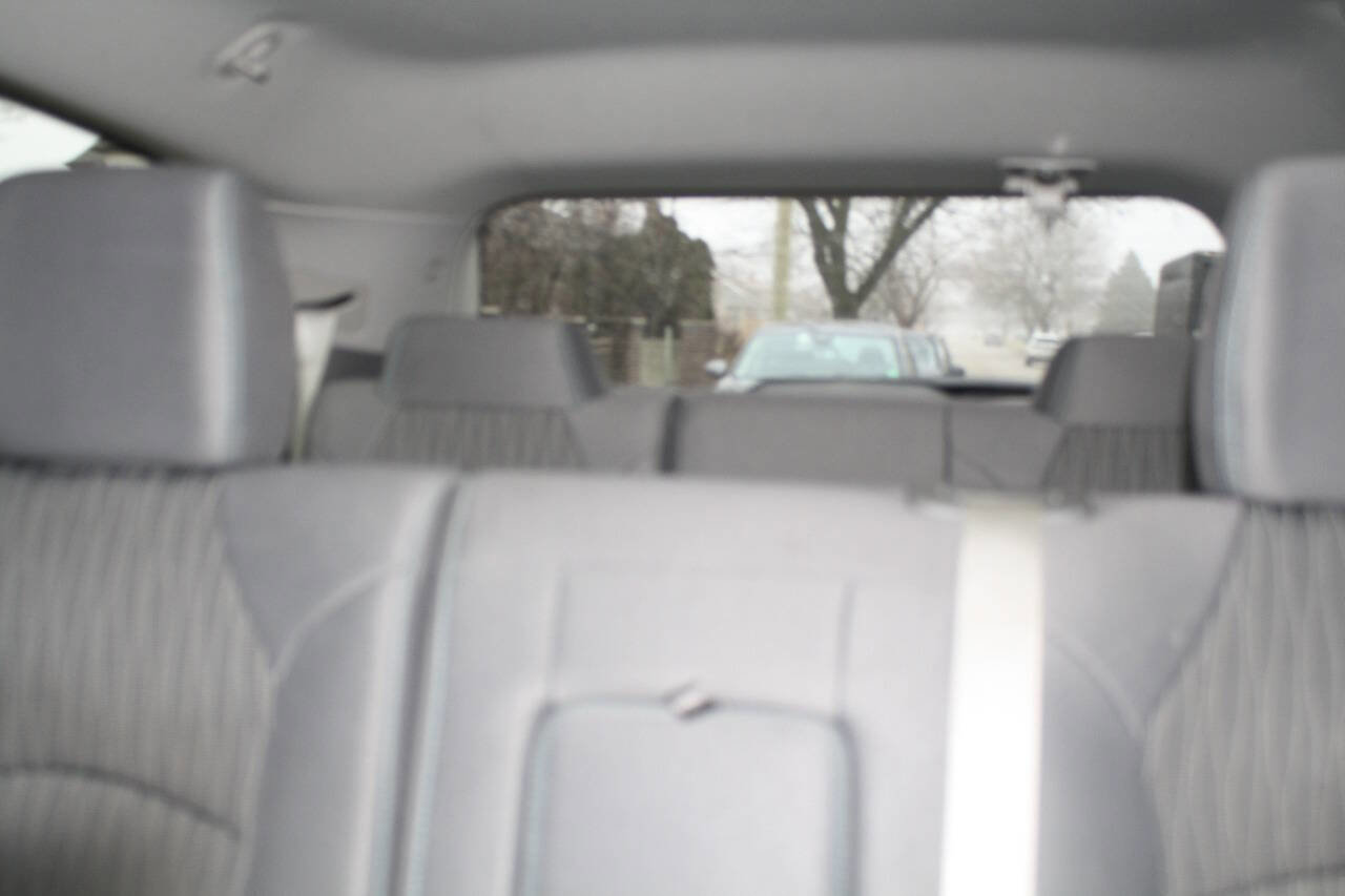 Used 2017 Chevrolet Traverse LS FWD image 7