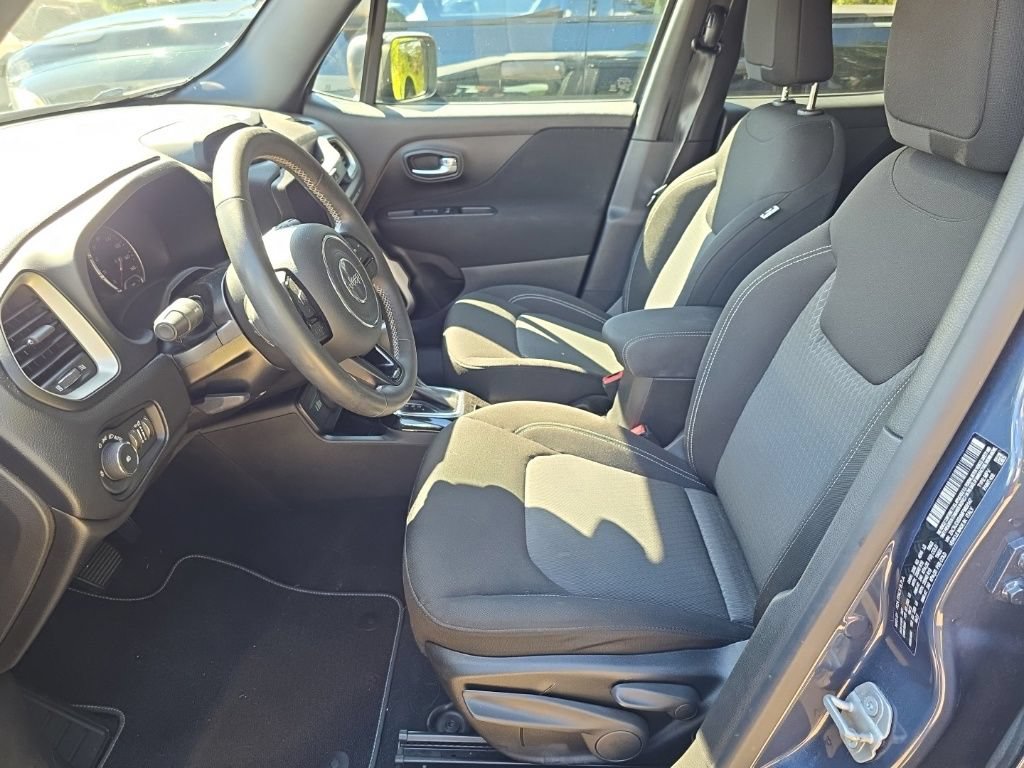 Used 2021 Jeep Renegade Latitude w/ Sun & Sound Group AWD/4WD image 7
