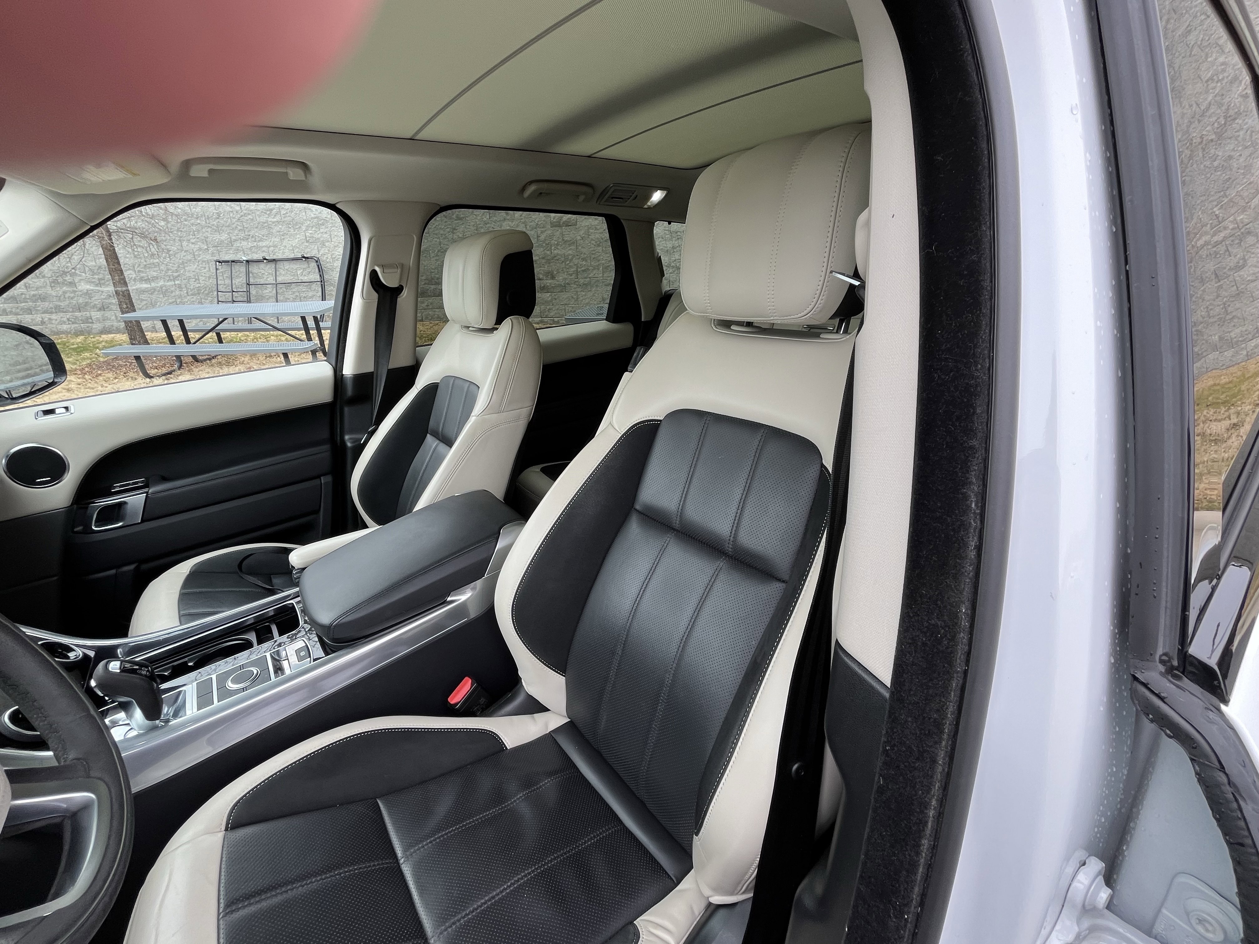 Used 2021 Land Rover Range Rover Sport HST image 16