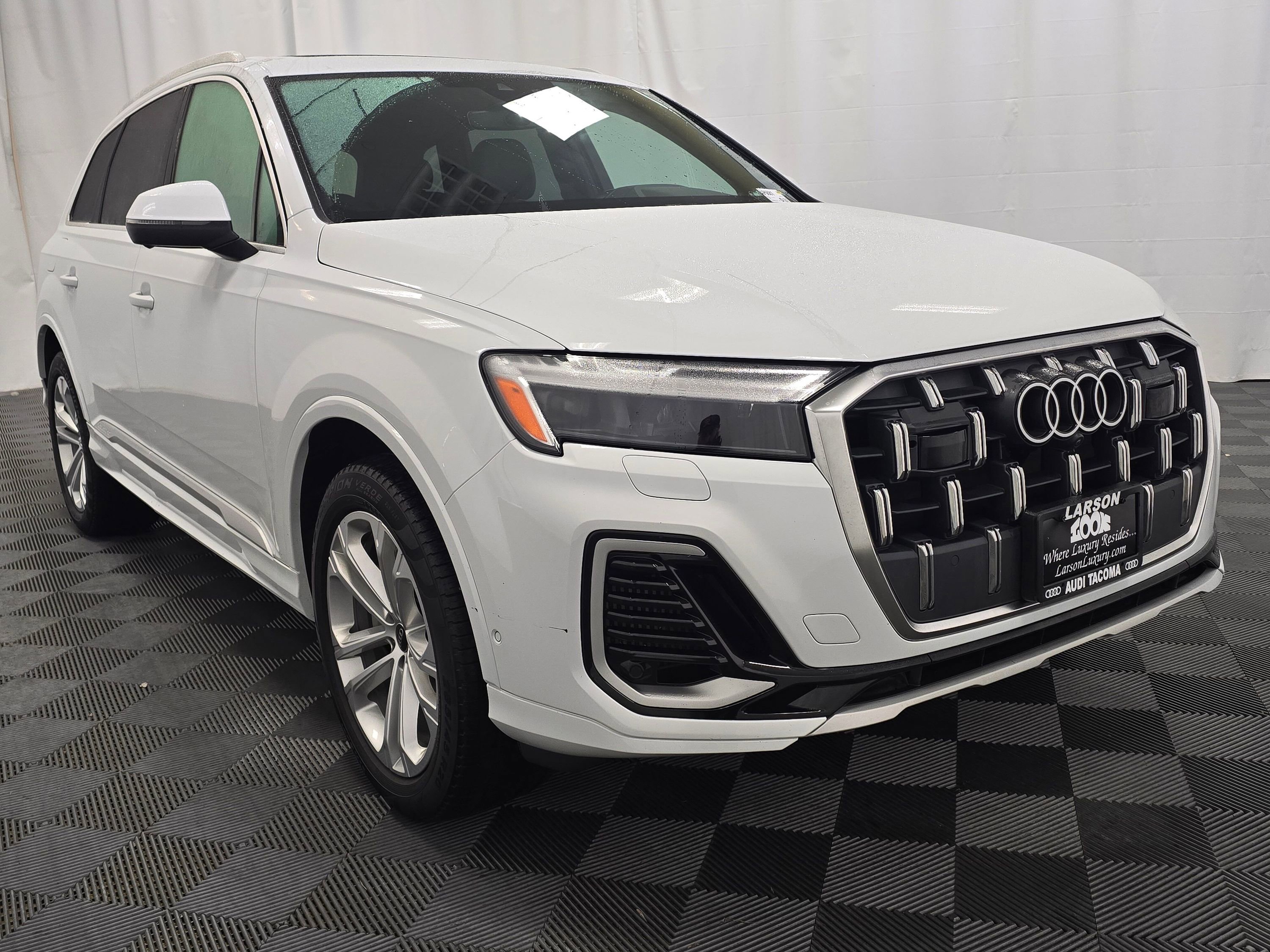 Used 2025 Audi Q7 3.0T Premium Plus image 8