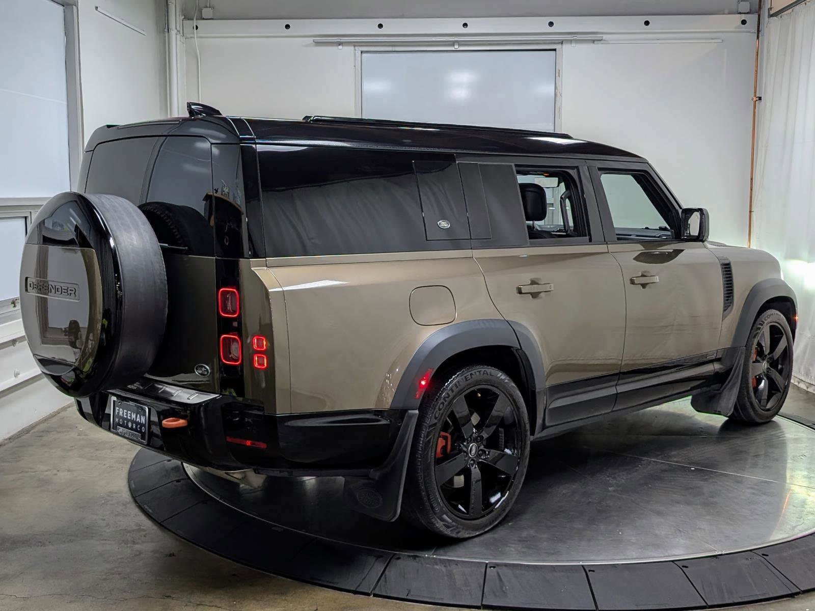 Used 2023 Land Rover Defender 130 X AWD/4WD image 8
