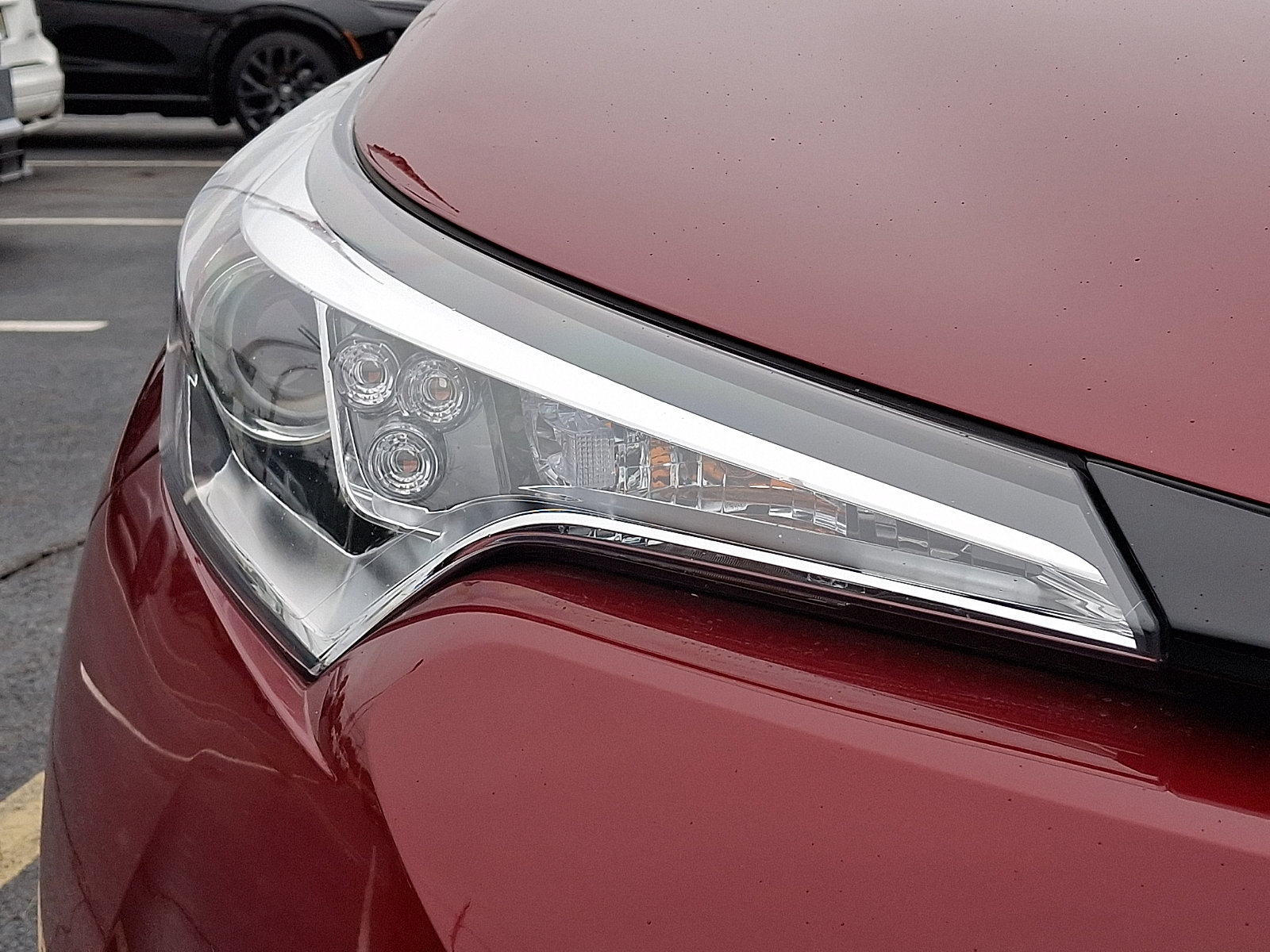 Used 2019 Toyota C-HR XLE FWD image 8
