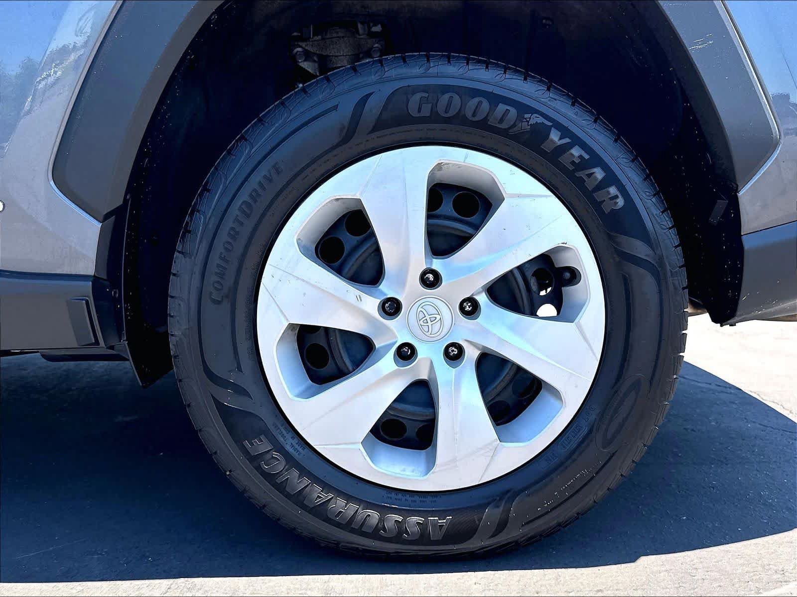 Used 2019 Toyota RAV4 XLE w/ Convenience Package AWD/4WD image 12