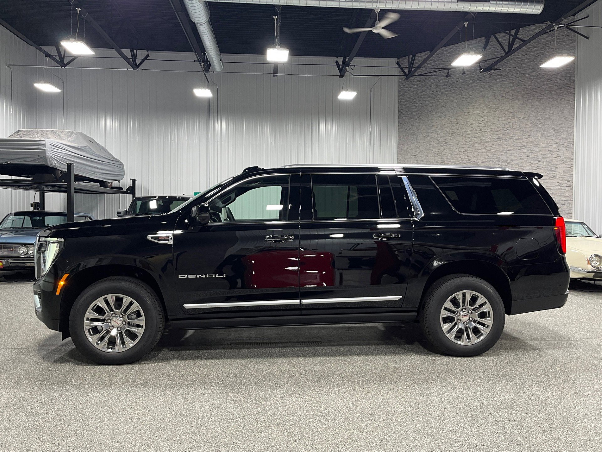New 2026 GMC Yukon XL Denali w/ Sun & Power Step Package image 2