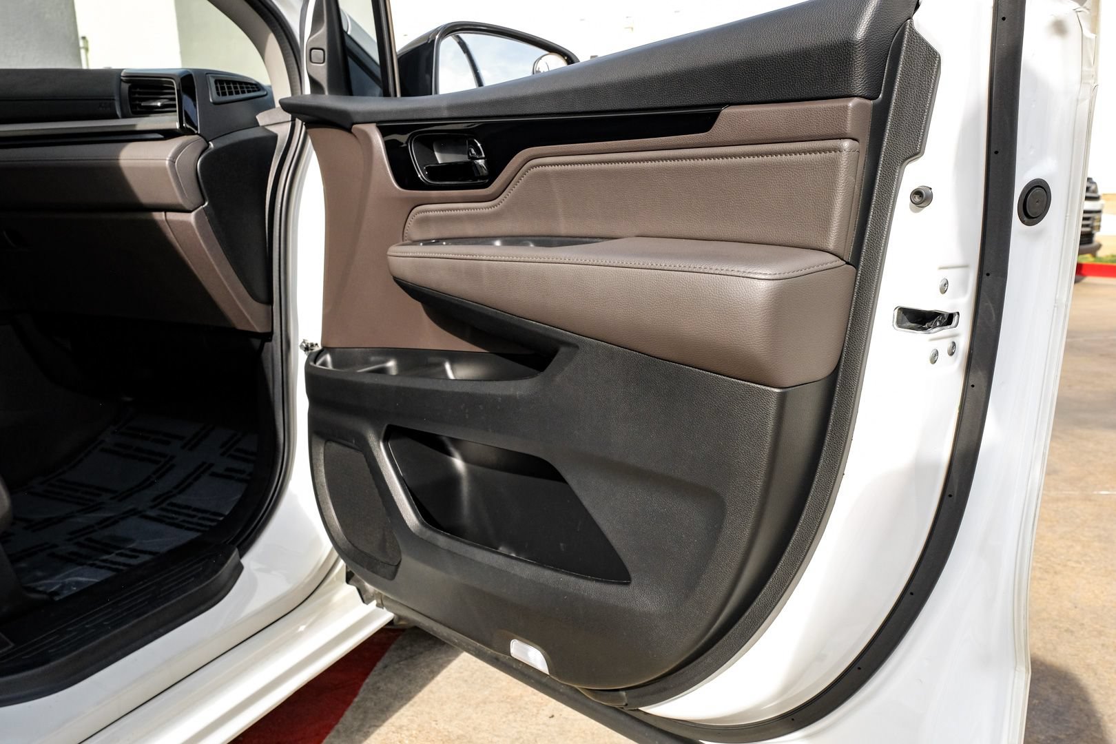 Used 2020 Honda Odyssey Elite image 48
