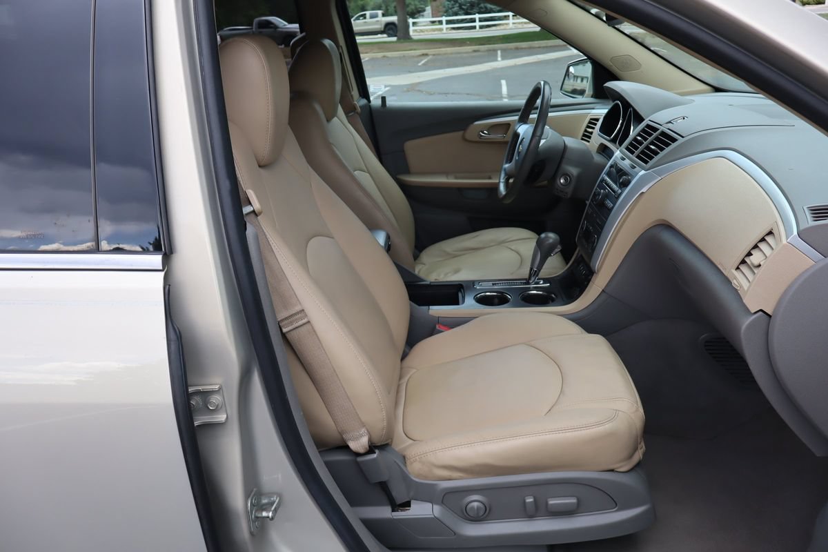 Used 2012 Chevrolet Traverse LT AWD/4WD image 24