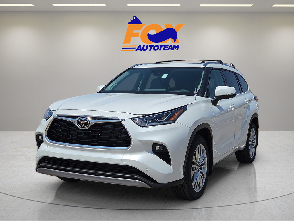 New 2026 Toyota Highlander Platinum AWD/4WD image 1