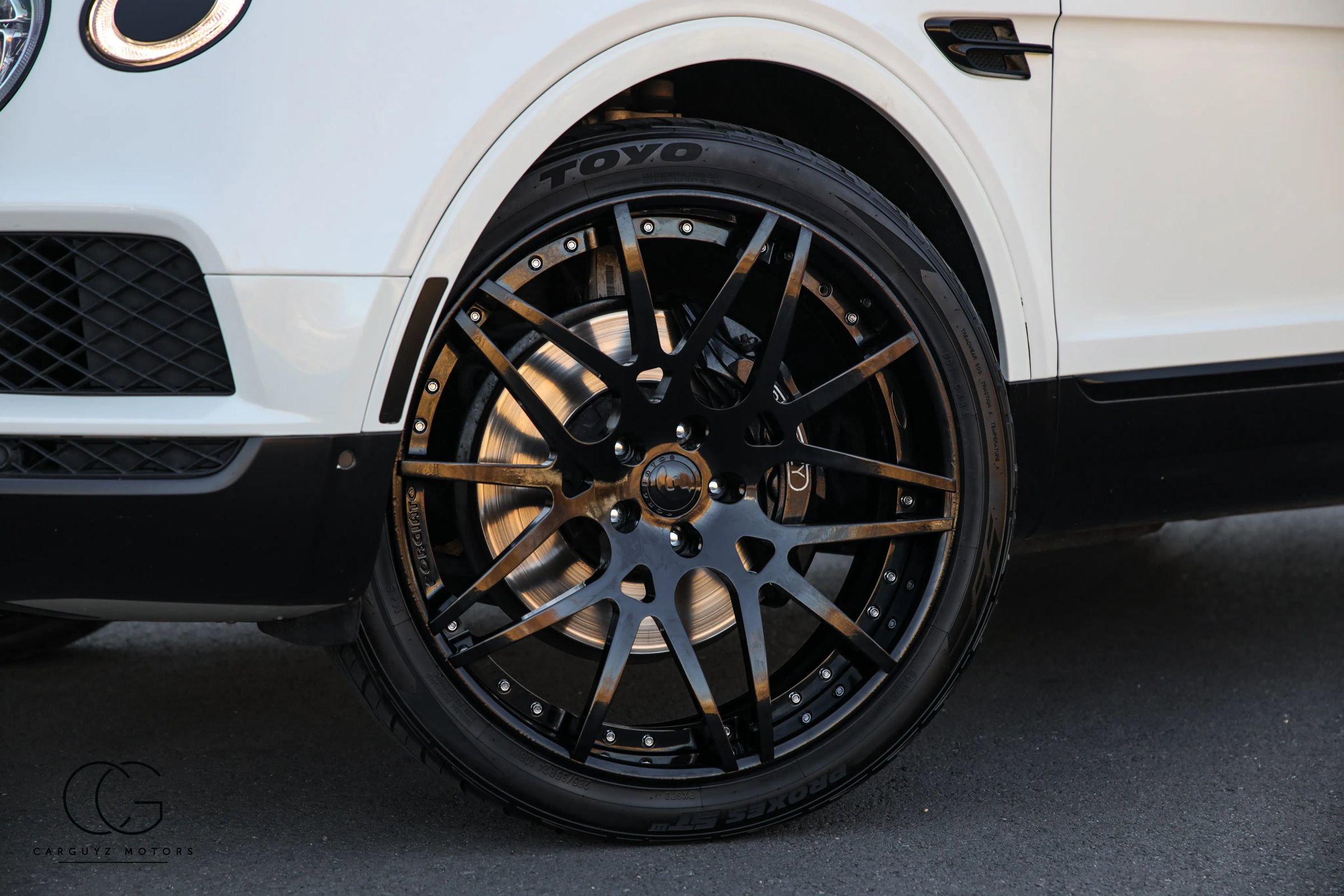 Used 2019 Bentley Bentayga image 6