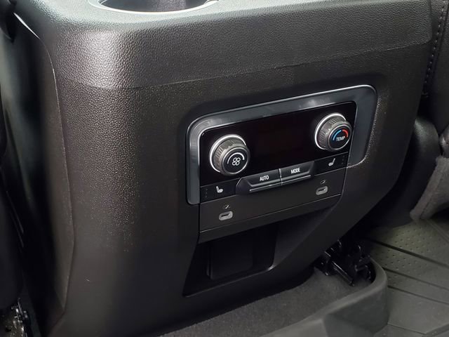 Used 2024 Chevrolet Tahoe Z71 w/ Luxury Package image 33