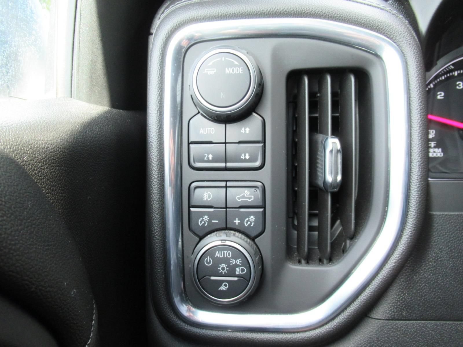 Used 2021 Chevrolet Silverado 1500 LTZ AWD/4WD image 21