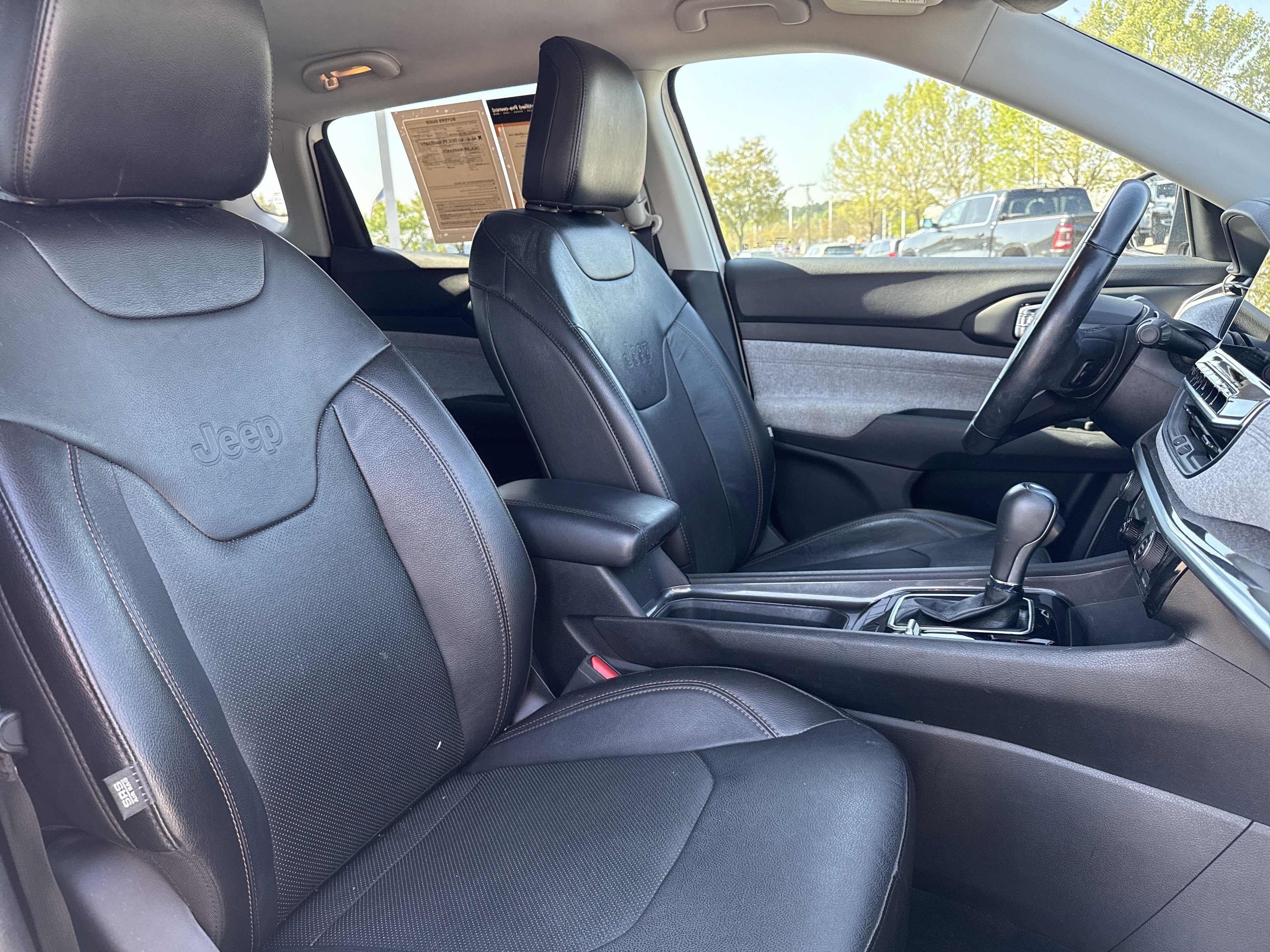 Used 2022 Jeep Compass Latitude image 30