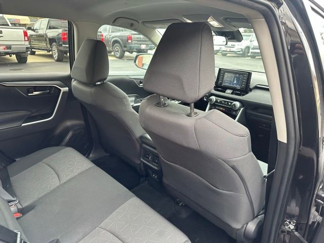 Used 2022 Toyota RAV4 XLE w/ Carpet Mat Package (TMS) image 21
