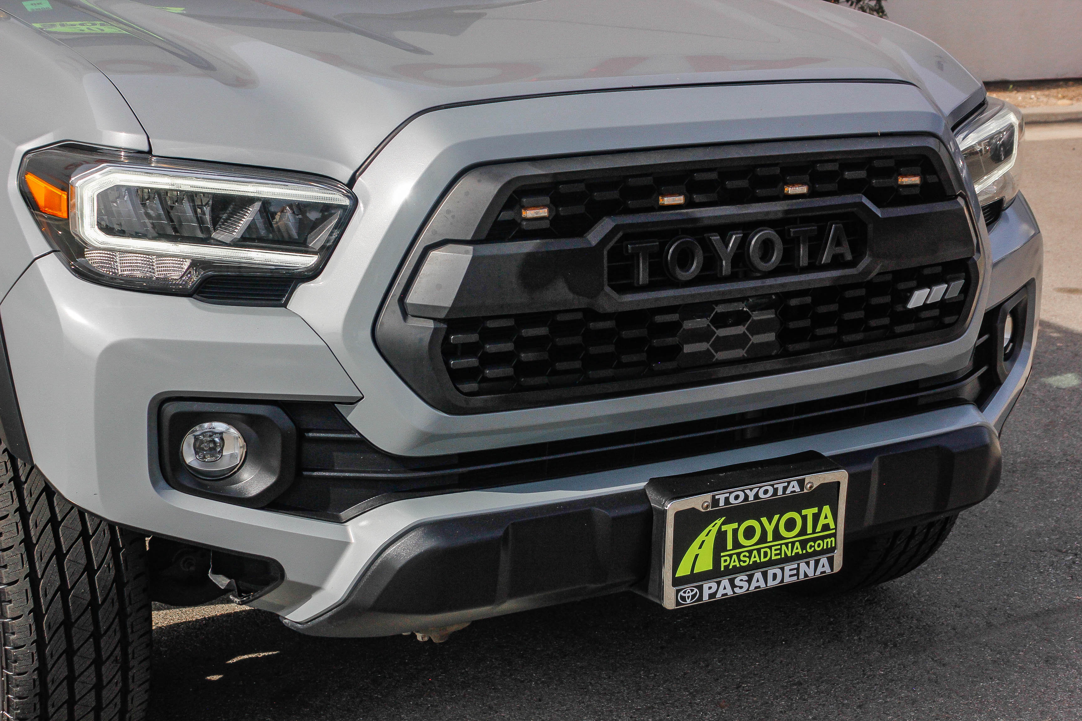 Used 2021 Toyota Tacoma TRD Off-Road w/ Technology Package image 5