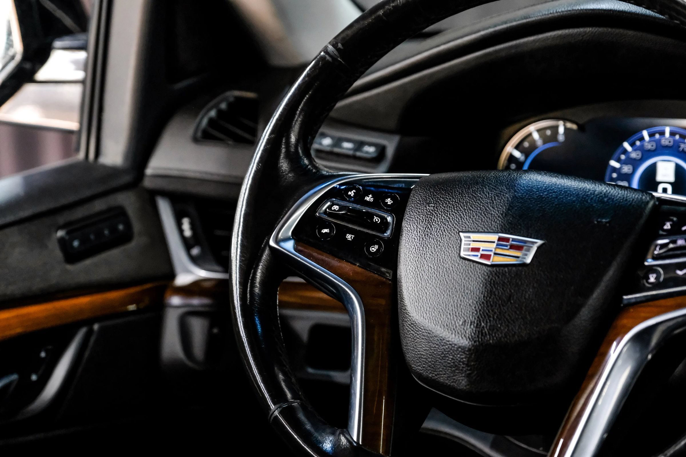 Used 2020 Cadillac Escalade ESV Luxury RWD image 19
