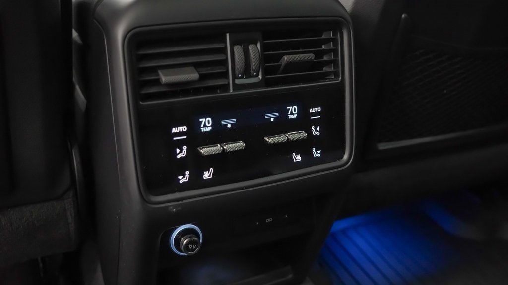 Certified 2025 Porsche Cayenne image 20