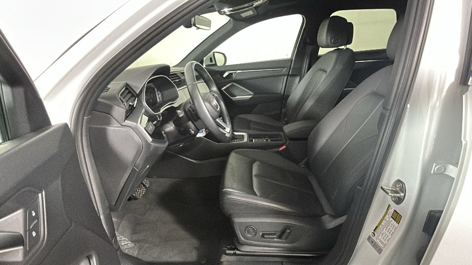 Used 2025 Audi Q3 2.0T Premium AWD/4WD image 11