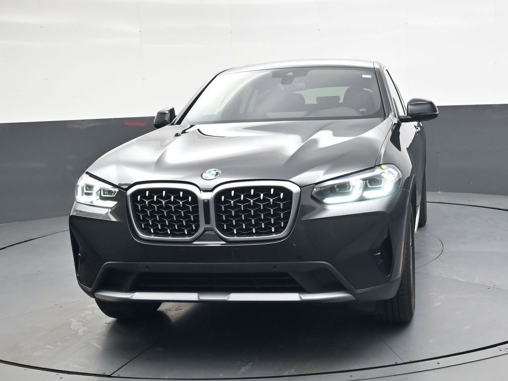 Used 2025 BMW X4 xDrive30i image 9