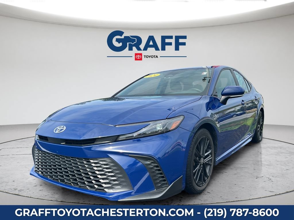 Used 2025 Toyota Camry SE FWD image 1