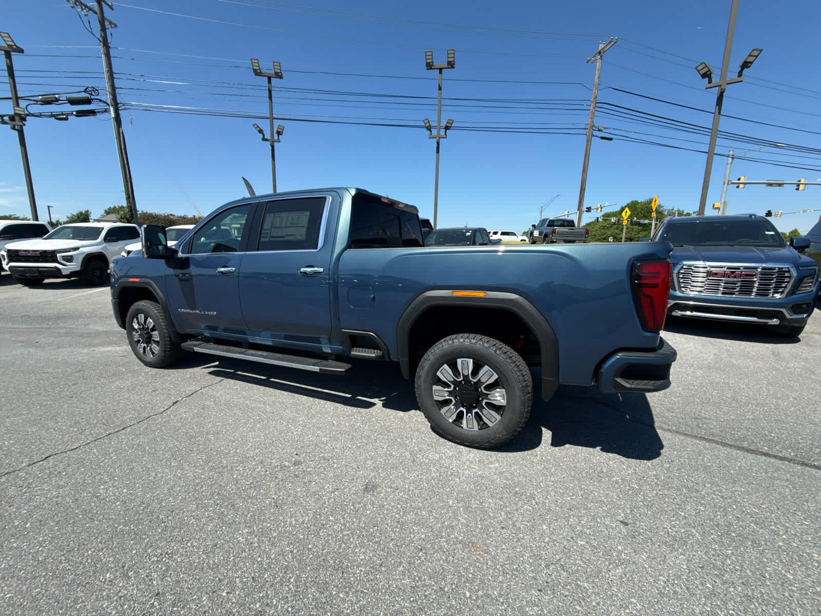 New 2026 GMC Sierra 3500 Denali w/ Denali Reserve Package AWD/4WD image 6