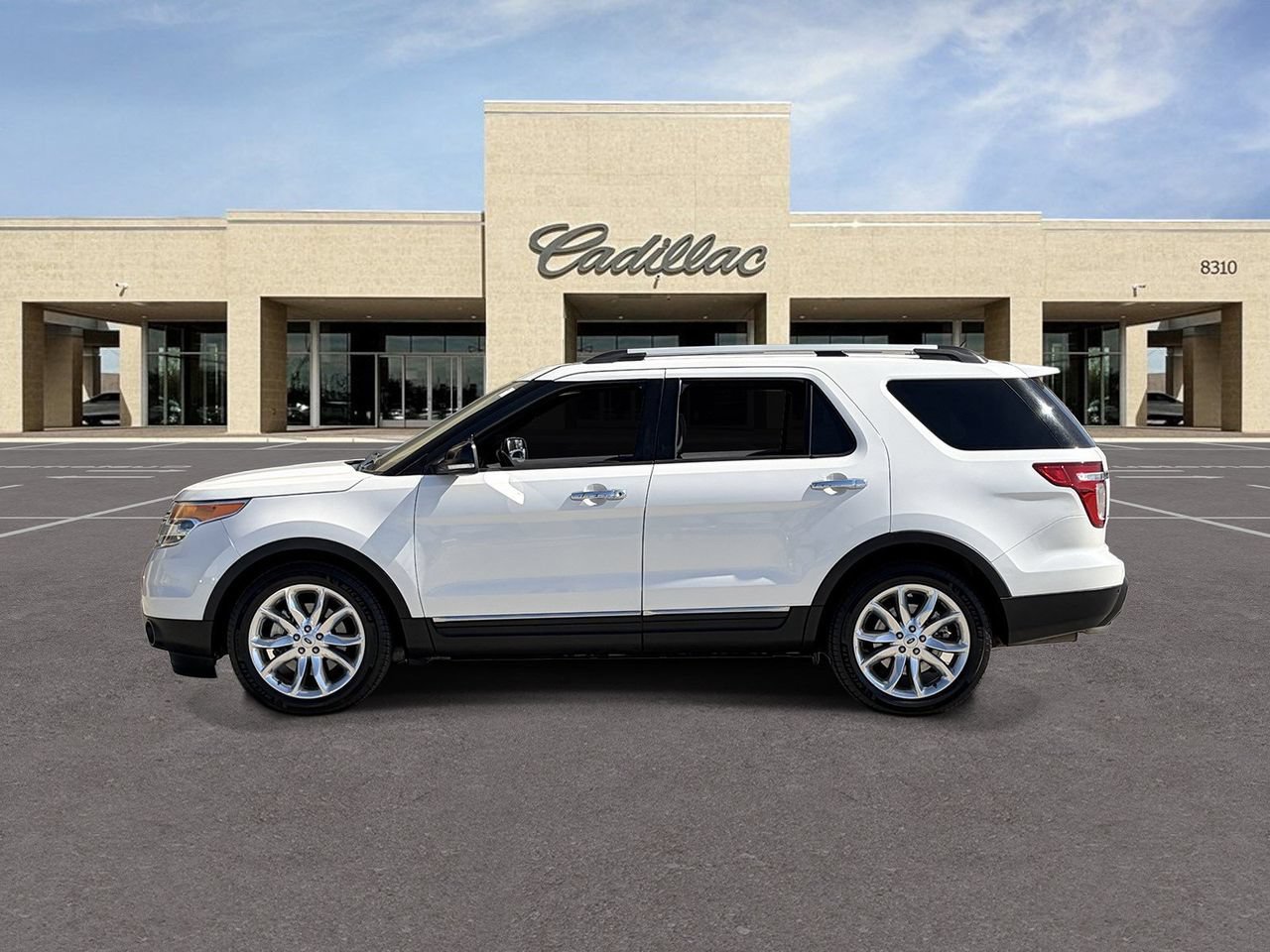 Used 2015 Ford Explorer XLT w/ Equipment Group 202A FWD image 8